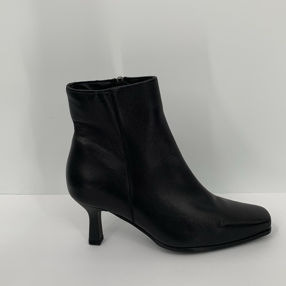La Canadiene Tahlia black ankle boots leather zipper kitten heel shoe women 5.5 - Picture 1 of 5